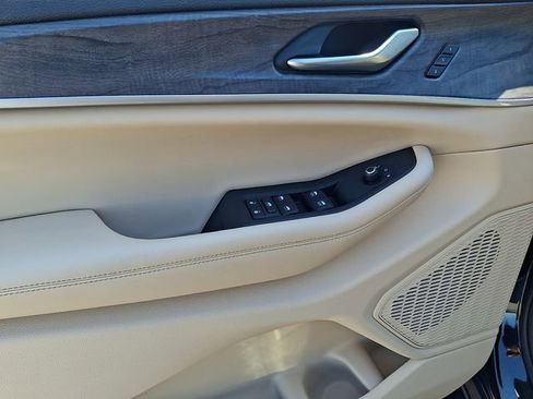 Used 2023 Jeep Grand Cherokee L Limited w/ Luxury Tech Group II image 13