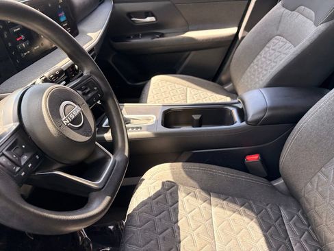 Used 2025 Nissan Kicks SV w/ Illumination Package FWD image 19