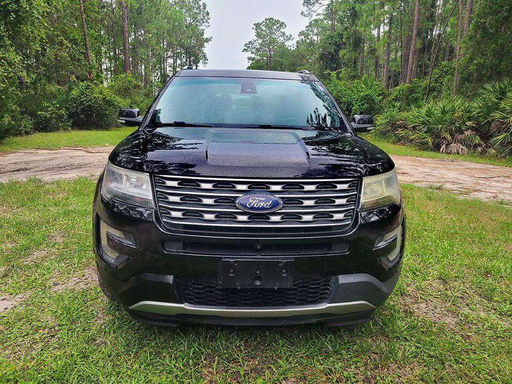 Used 2016 Ford Explorer Limited w/ Equipment Group 301A FWD image 2