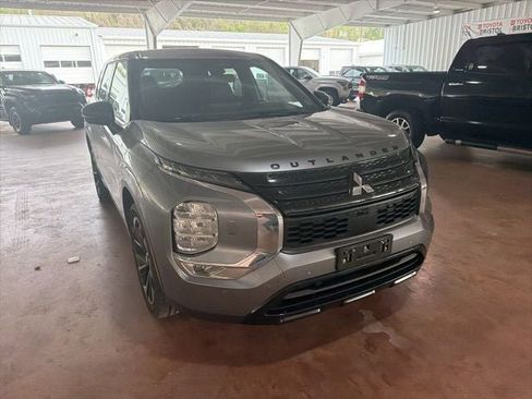 Used 2024 Mitsubishi Outlander SE Black Edition image 21