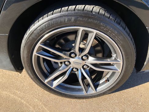 Used 2018 Cadillac CTS Luxury image 9