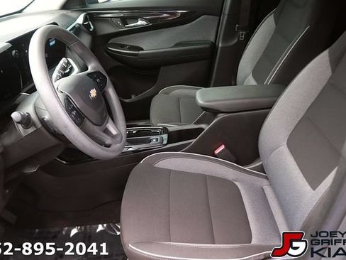 Used 2024 Chevrolet TrailBlazer LS FWD image 14
