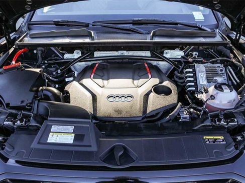 Used 2024 Audi SQ5 Prestige w/ Prestige Package image 27