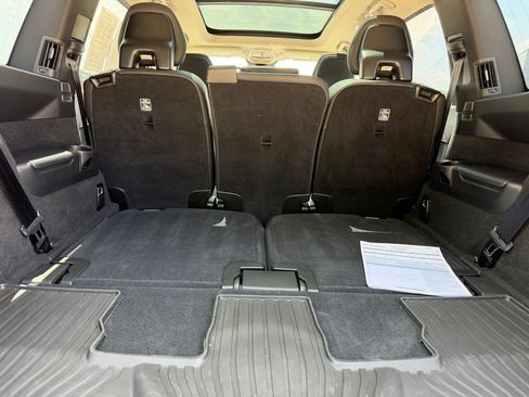 Used 2025 Volvo XC90 T8 Plus w/ Protection Package Premier AWD/4WD image 27