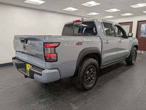 Used 2022 Nissan Frontier PRO-4X w/ Pro-4X Premium Package image 4
