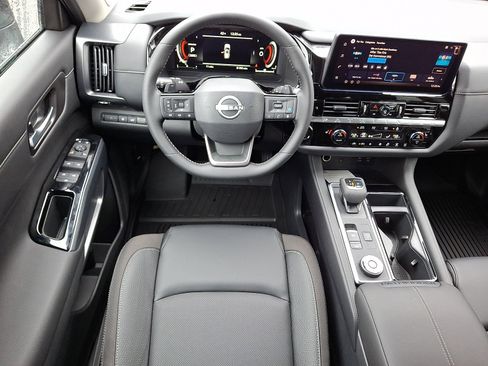 New 2026 Nissan Pathfinder SL image 8