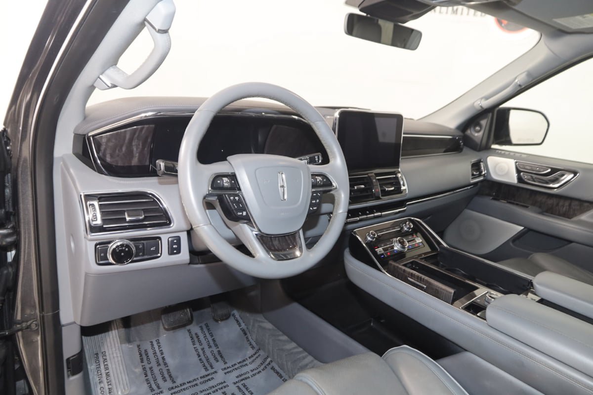 Used 2018 Lincoln Navigator Reserve w/ Technology Package AWD/4WD image 27