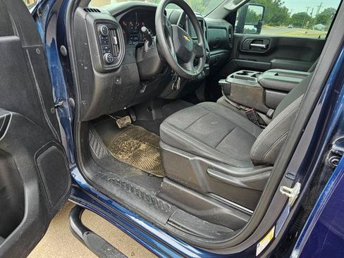Used 2022 Chevrolet Silverado 2500 Custom w/ Custom Value Package AWD/4WD image 11