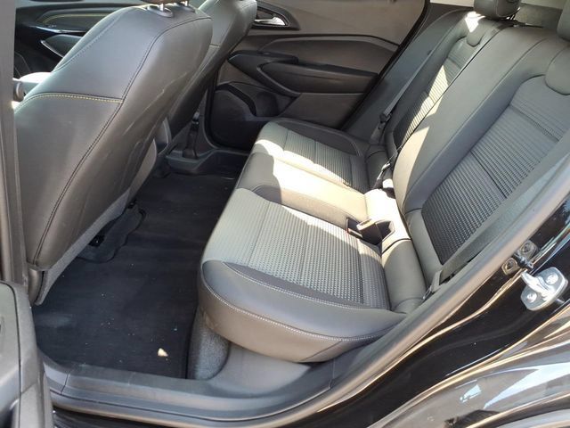 Used 2026 Chevrolet Trax LT FWD image 15