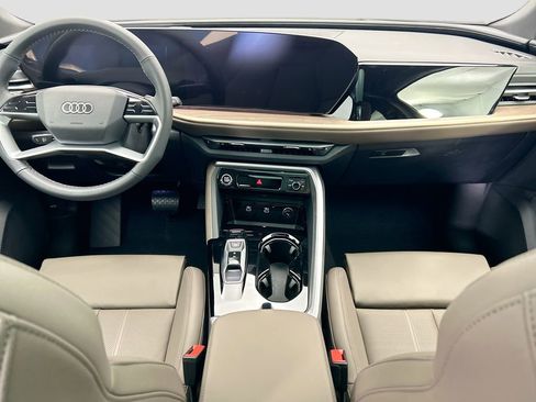 Used 2025 Audi Q5 2.0T Premium Plus w/ Premium Plus image 13