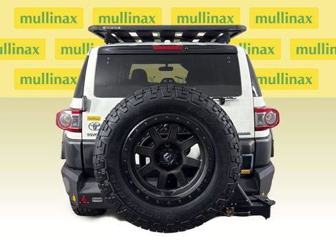 Used 2014 Toyota FJ Cruiser 4WD w/ Upgrade Package image 9