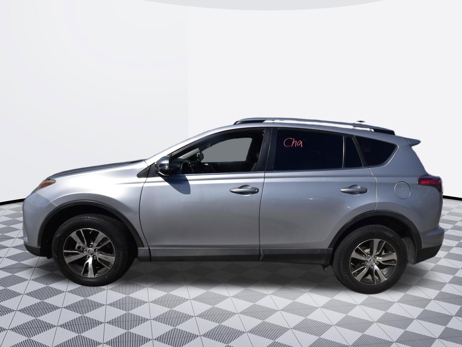 Used 2018 Toyota RAV4 XLE w/ Plus Extra Value Package FWD image 2