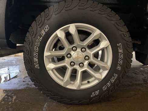 Used 2023 Chevrolet Silverado 1500 LT image 25