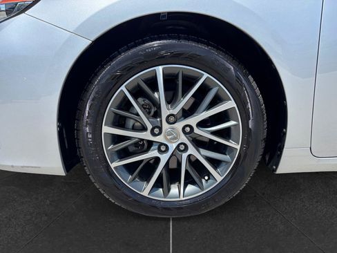 Used 2017 Lexus ES 350 w/ Luxury Package FWD image 10