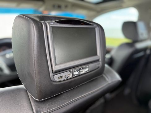 Used 2014 Nissan Armada Platinum w/ 2nd Row Captain Seat Package image 19