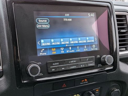 Used 2023 Nissan Frontier SV w/ SV Convenience Package image 13