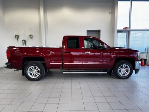 Used 2018 Chevrolet Silverado 1500 LT w/ All Star Edition image 32