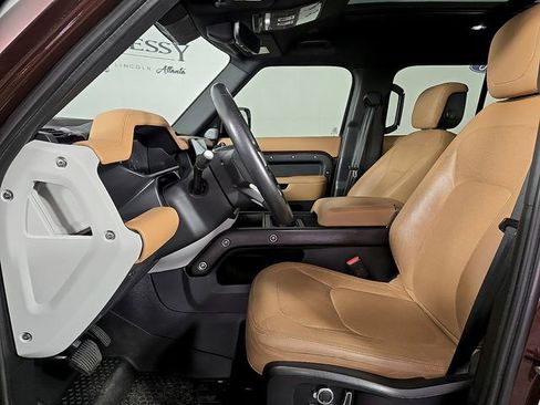 Used 2023 Land Rover Defender 130 SE image 13