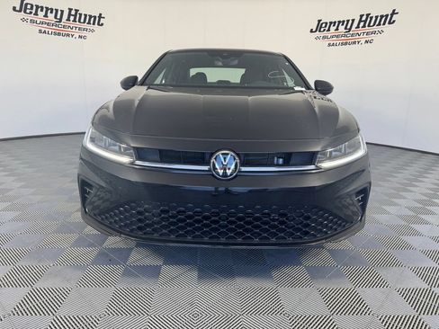 Used 2025 Volkswagen Jetta Sport FWD image 5