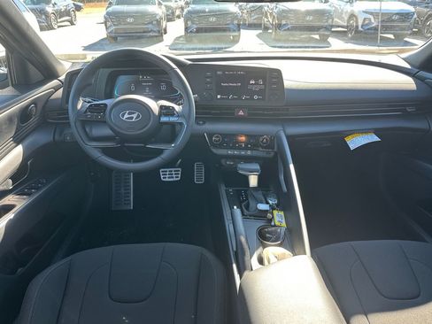 New 2025 Hyundai Elantra Sport image 22