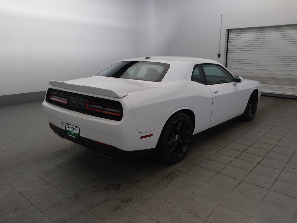 Used 2022 Dodge Challenger GT RWD image 9