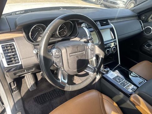 Used 2017 Land Rover Discovery HSE image 20