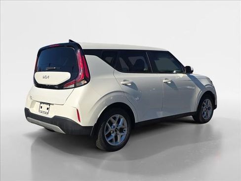 Used 2024 Kia Soul LX w/ Option Group 015 image 5