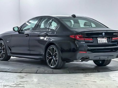Used 2023 BMW 530e w/ M Sport Package image 6