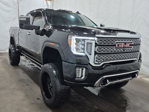 Used 2022 GMC Sierra 2500 Denali w/ Denali Black Diamond Edition image 6