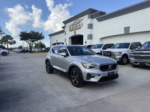 Used 2023 Volvo XC40 B5 Core AWD/4WD image 42