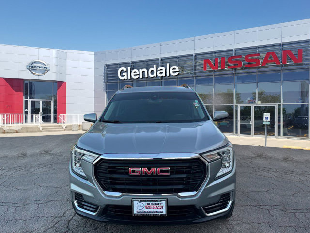 Used 2023 GMC Terrain SLE w/ Driver Convenience Package AWD/4WD image 2