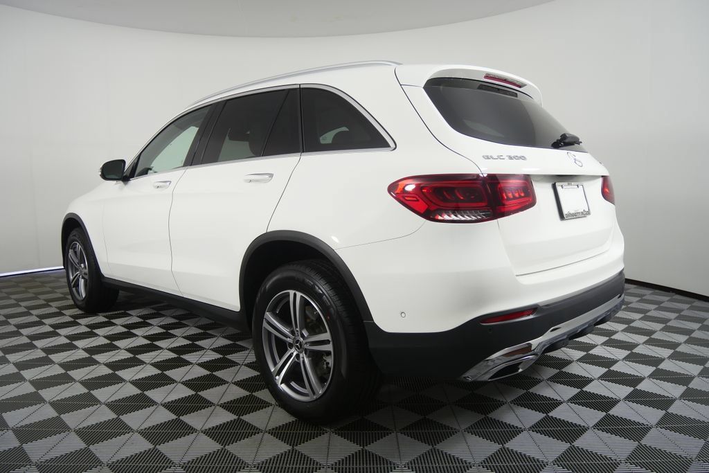 Used 2021 Mercedes-Benz GLC 300 4MATIC image 3