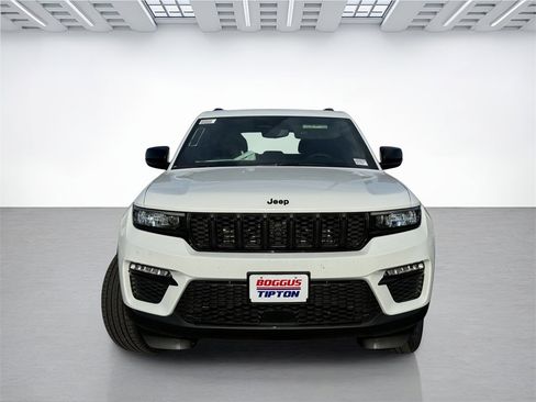 New 2024 Jeep Grand Cherokee Limited w/ Black Appearance Package image 8