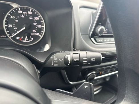 Used 2023 Nissan Rogue S image 26