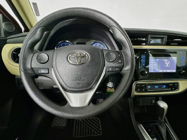 Used 2017 Toyota Corolla LE FWD image 10