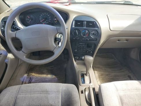 Used 1997 Geo Prizm LSi w/ Preferred Equipment Group 3 FWD image 9