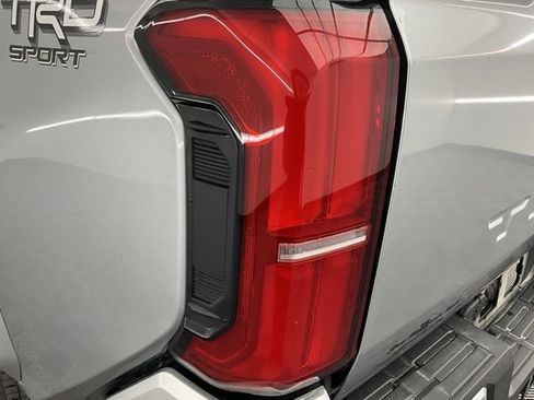 Used 2024 Toyota Tacoma TRD Sport image 23
