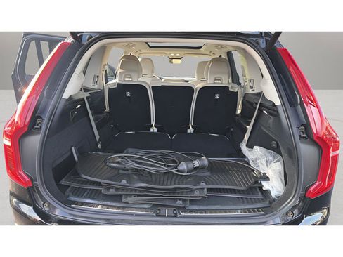 Used 2023 Volvo XC90 T8 Plus w/ Protection Package image 27