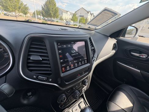 Used 2022 Jeep Cherokee Latitude Lux AWD/4WD image 12
