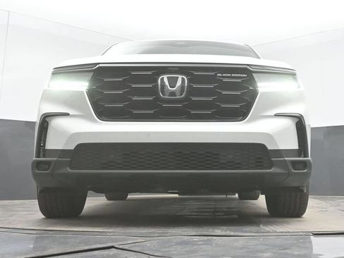 Used 2025 Honda Pilot Black Edition image 31