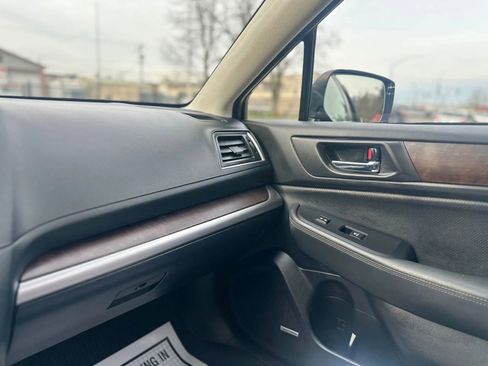 Used 2017 Subaru Outback 3.6R Limited image 12