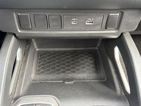 Used 2022 Nissan Frontier SV image 24