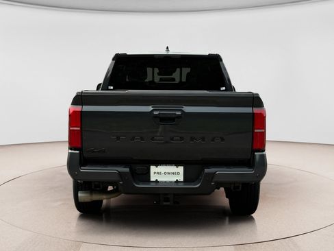Used 2025 Toyota Tacoma SR5 w/ SR5 Upgrade Package AWD/4WD image 4