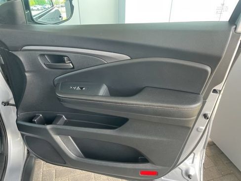 Used 2023 Honda Passport TrailSport image 7