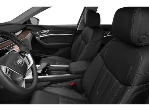 Used 2019 Audi e-tron Prestige w/ Prestige Package AWD/4WD image 9