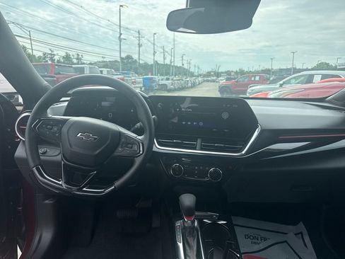 Used 2025 Chevrolet Trax RS w/ Driver Confidence Package FWD image 15