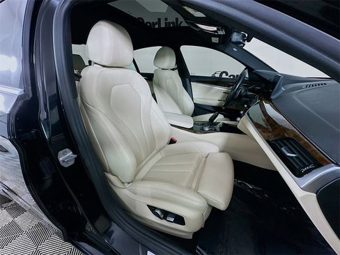 Used 2020 BMW 530i w/ Convenience Package image 35