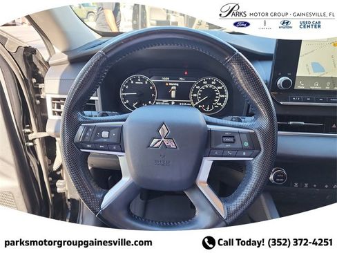 Used 2022 Mitsubishi Outlander SE image 27