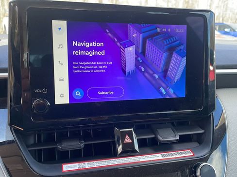 Used 2025 Toyota Corolla LE w/ LE Premium Package image 14