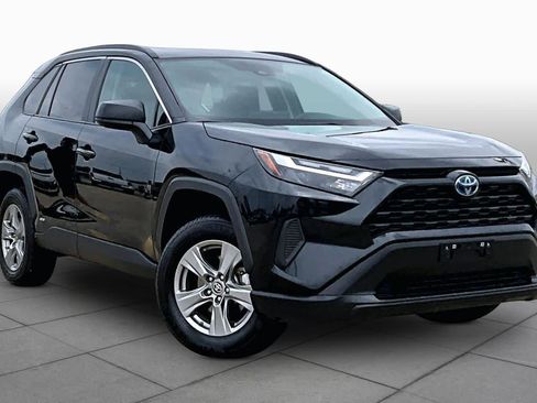 Certified 2024 Toyota RAV4 LE AWD/4WD image 3